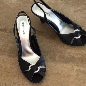 Elegant pumps